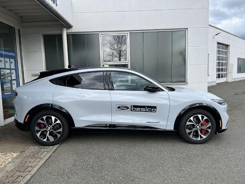 Gebraucht Ford Mustang Mach-E Premium 258 kW (351 PS) 2023 Space white SUV