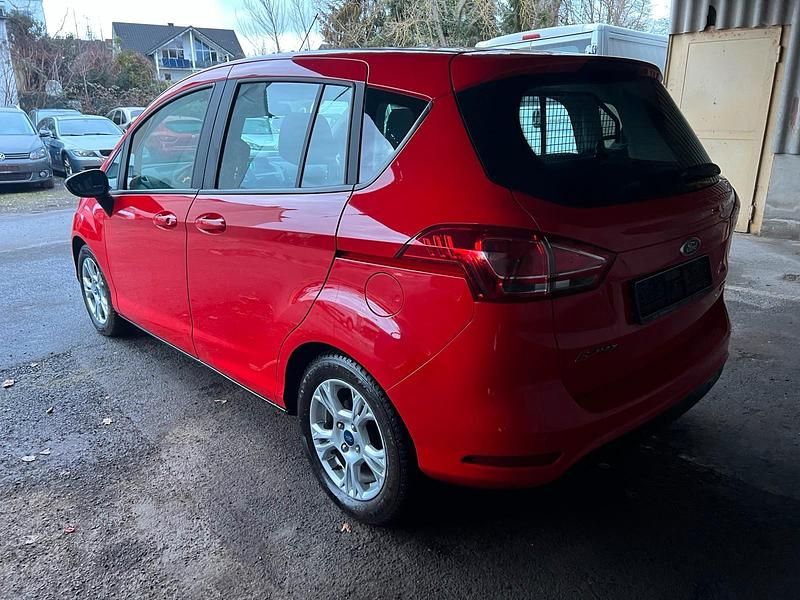 Gebraucht Ford B-MAX Trend+ 101 PS (74 kW) 2015 Rot Van / Kleinbus