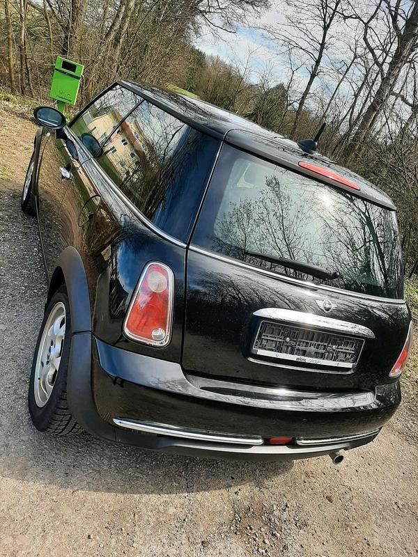Gebraucht Mini Cooper 90 PS (66 kW) 2005 Schwarz Kleinwagen