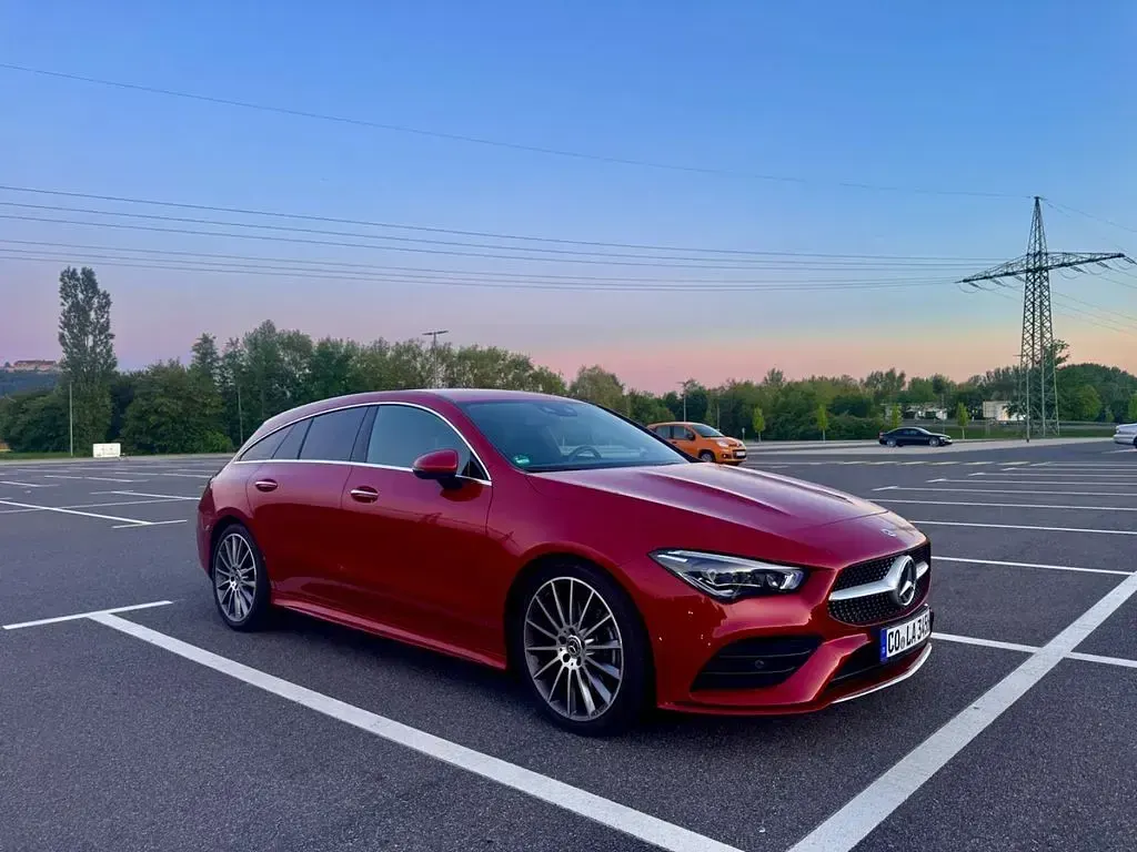 Gebraucht Mercedes CLA200 Shooting Brake 163 PS (119 kW) 2020 Rot Kombi