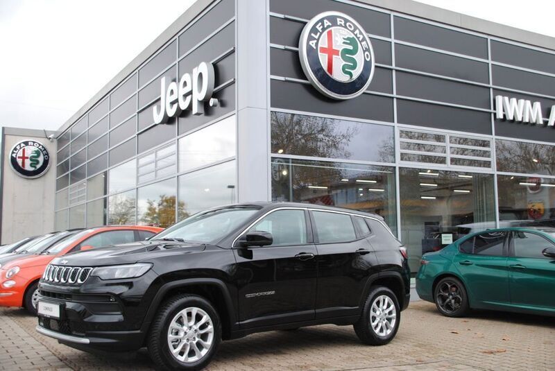 Schwarz Neu 2024 Jeep Compass Altitude SUV | 33.990 € (Fairer Preis) - Bild 1/4