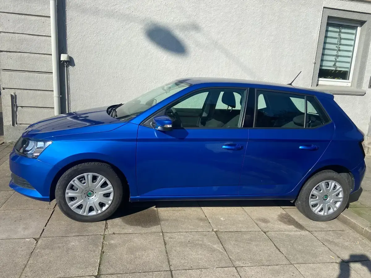 Gebraucht Skoda Fabia 60 PS (44 kW) 2018 Blau Kleinwagen