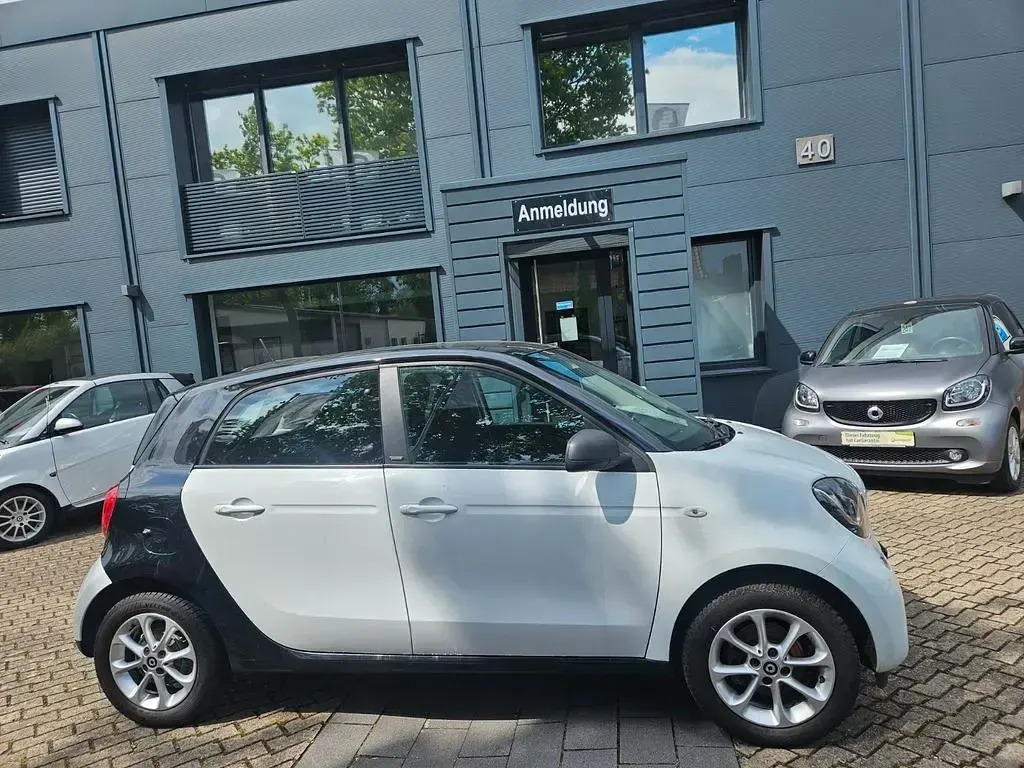 Gebraucht Smart ForFour Passion 71 PS (52 kW) 2016 Schwarz Kleinwagen