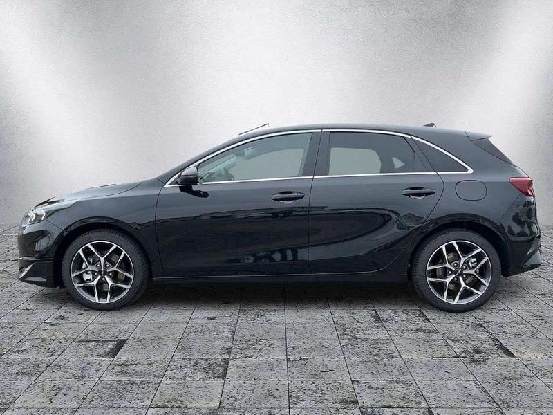 Neu Kia Ceed Platinum 140 PS (102 kW) 2026 Zilinaschwarz Kleinwagen