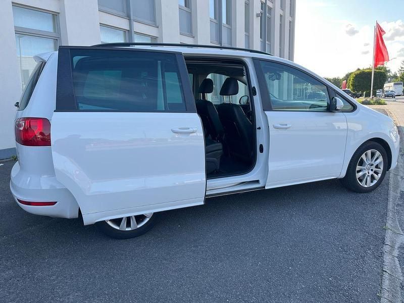 Weiß Gebraucht 2012 Seat Alhambra Style Van / Kleinbus | 10.900 € (Fairer Preis) - Bild 1/2