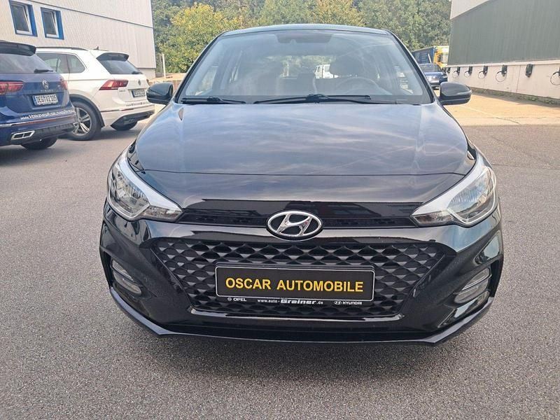 Schwarz Gebraucht 2018 Hyundai i20 Trend Kleinwagen | 11.990 € (Fairer Preis) - Bild 1/4