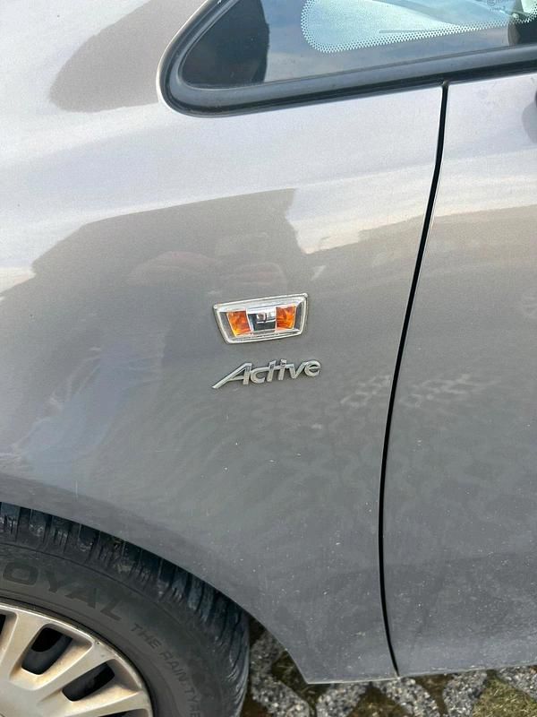 Gebraucht Opel Corsa Active 87 PS (63 kW) 2013 Grau Kleinwagen