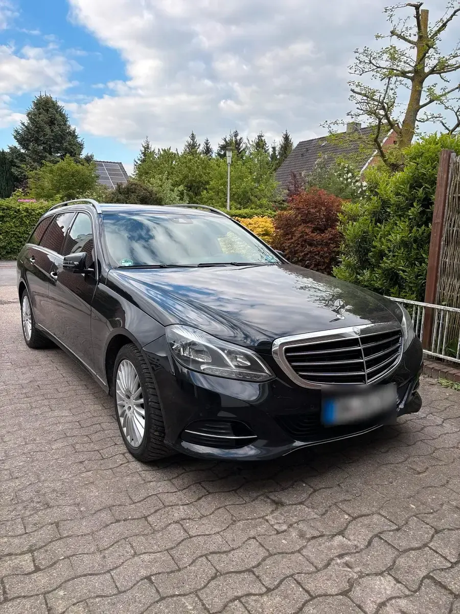 Gebraucht Mercedes E220 170 PS (125 kW) 2013 Schwarz Kombi
