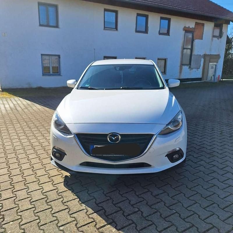 Gebraucht Mazda 3 Black Limited 150 PS (110 kW) 2016 Weiß Kleinwagen