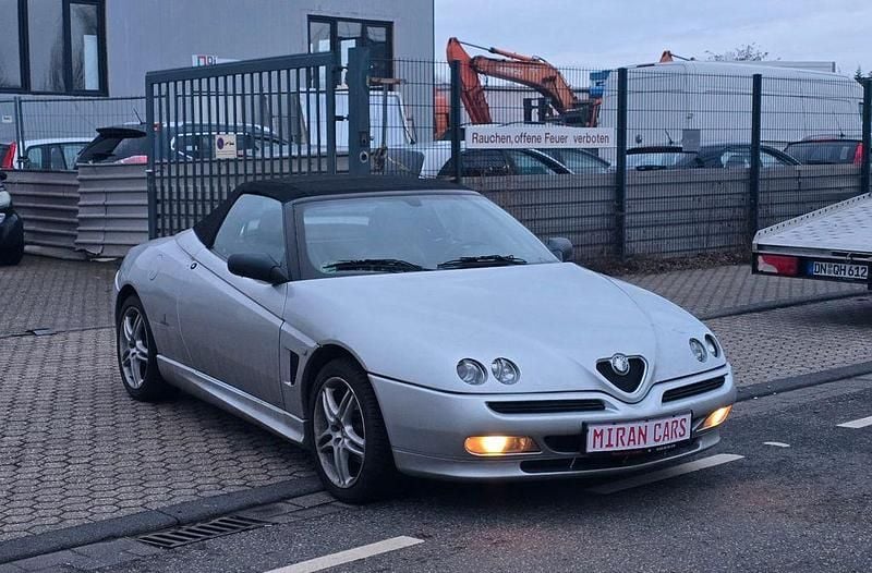 Silber Gebraucht 2004 Alfa Romeo Spider Cabrio | 4.999 € (Guter Preis) - Bild 1/4