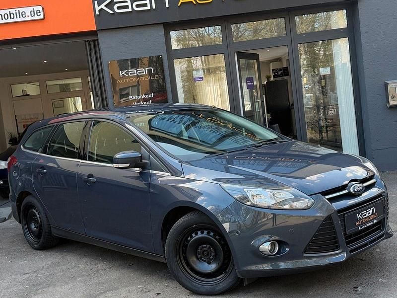 Gebraucht Ford Focus Titanium 125 PS (91 kW) 2013 Grau Kombi