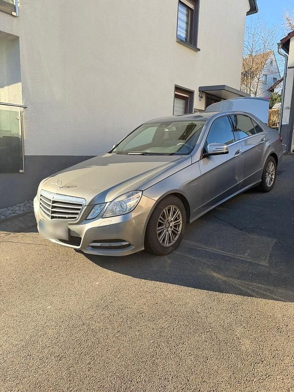 Gebraucht Mercedes E300 Avantgarde 231 PS (169 kW) 2012 Silber Limousine