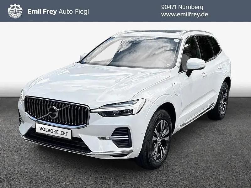 Crystal weißperleffekt Gebraucht 2022 Volvo XC60 Inscription SUV | 38.990 € (Guter Preis) - Bild 1/4