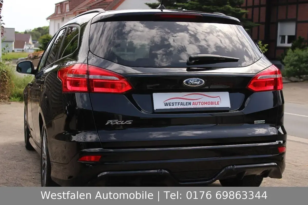 Gebraucht Ford Focus ST-Line 140 PS (102 kW) 2018 Schwarz Kombi
