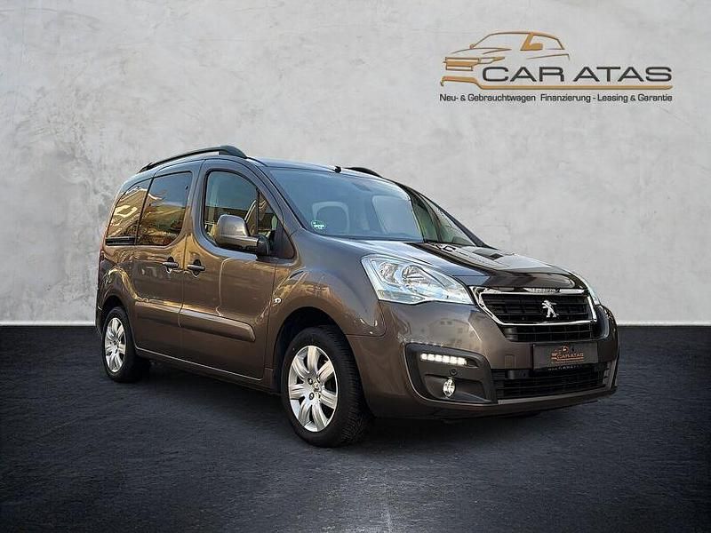 Gebraucht Peugeot Partner Allure 110 PS (80 kW) 2017 Grau Van / Kleinbus