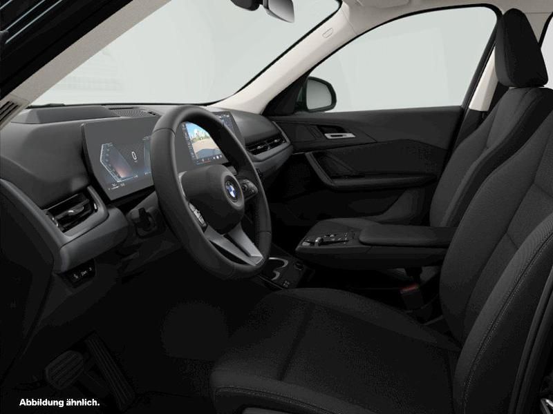 Cape york grün metallic Gebraucht 2025 BMW X1 Shadowline SUV | 41.414 € (Superpreis) - Bild 1/1