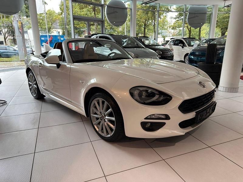 Weiß Gebraucht 2017 Fiat 124 Spider Lusso Cabrio | 24.990 € - Bild 1/4