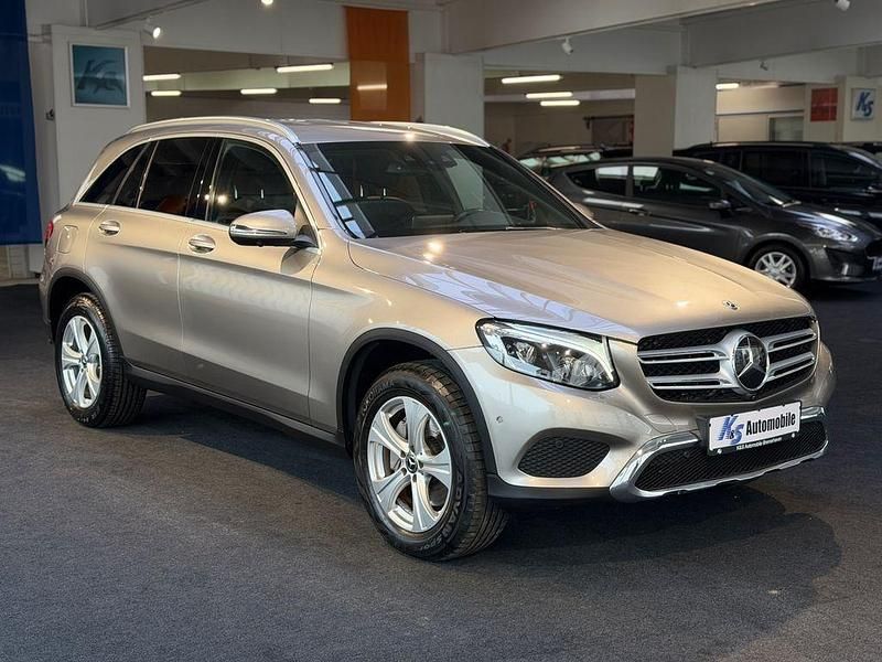 Silber Gebraucht 2018 Mercedes GLC250 SUV | 28.999 € (Fairer Preis) - Bild 1/4