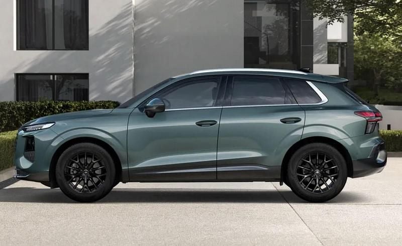 Neu Audi Q3 Ambiente 204 PS (150 kW) 2026 Grün metallic SUV