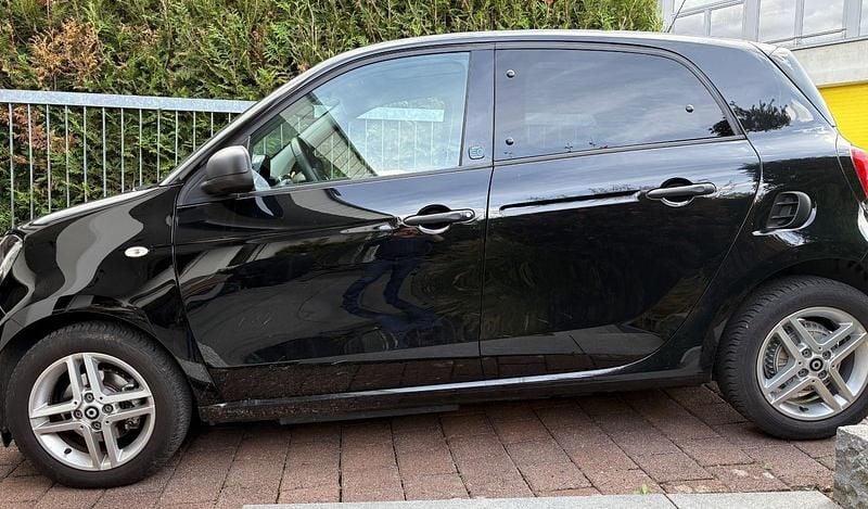 Gebraucht Smart ForFour Electric Drive 60 kW (82 PS) 2021 Schwarz Kleinwagen