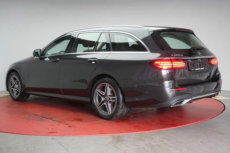 Gebraucht Mercedes E300 AMG 194 PS (142 kW) 2023 Grau Limousine