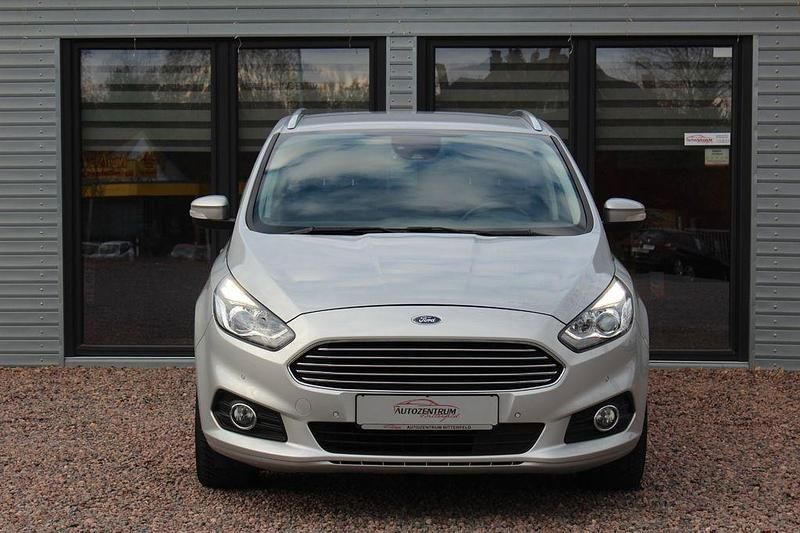 Gebraucht Ford S-MAX Business Edition 165 PS (121 kW) 2019 Silber Van / Kleinbus