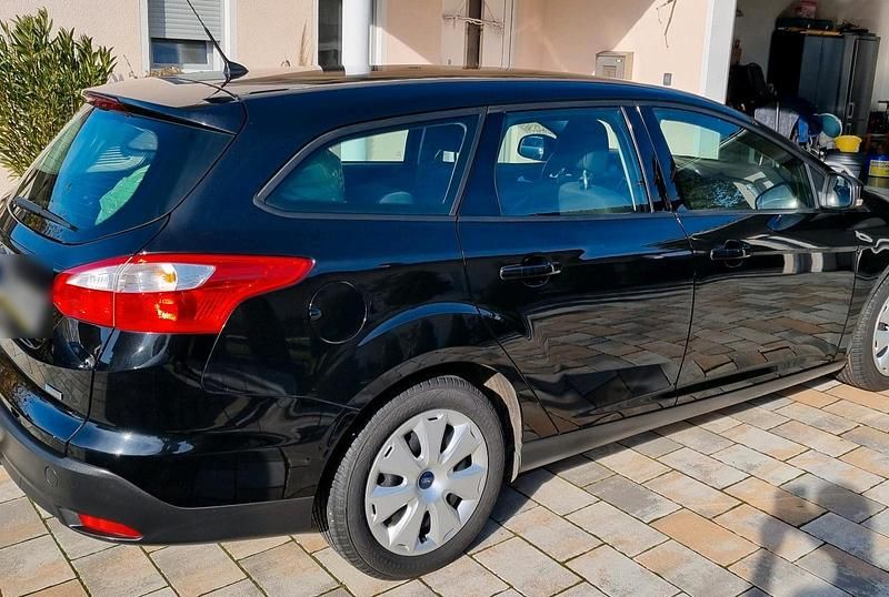 Brugt Ford Focus 101 HK (74 kW) 2012 Sort Stationcar