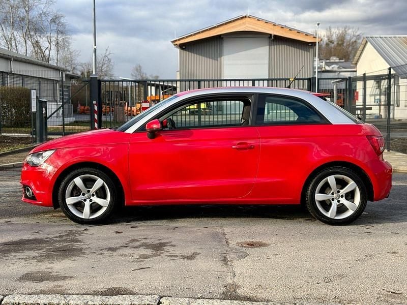 Gebraucht Audi A1 Attraction 122 PS (89 kW) 2011 Rot Kleinwagen