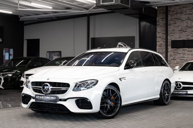 Weiß Gebraucht 2017 Mercedes E63 AMG AMG Limousine | 66.990 € (Teuer) - Bild 1/4