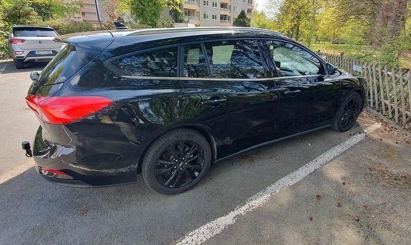 Usata Ford Focus Active 150 CV (110 kW) 2019 Nero Berlina