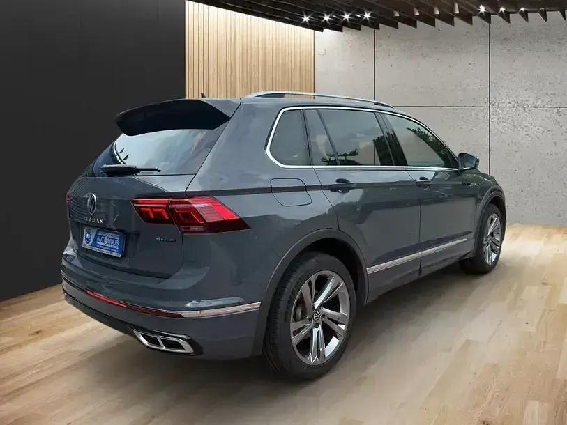 Gebraucht VW Tiguan R-line 150 PS (110 kW) 2021 Delfingrau SUV