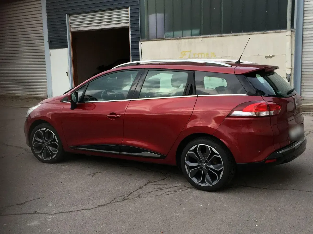 Gebraucht Renault Clio 118 PS (86 kW) 2017 Rot Kombi