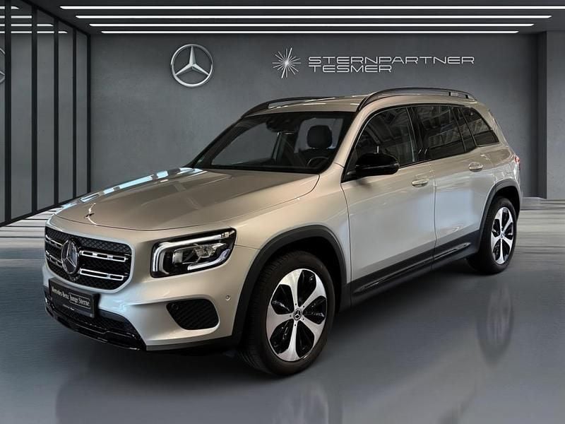Iridiumsilber metallic Gebraucht 2021 Mercedes GLB200 Progressive SUV | 32.480 € (Fairer Preis) - Bild 1/3