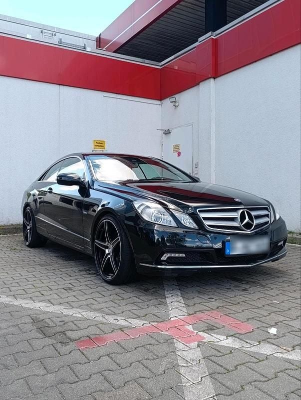 Schwarz Gebraucht 2009 Mercedes E350 Coupé | 7.000 € (Superpreis) - Bild 1/4