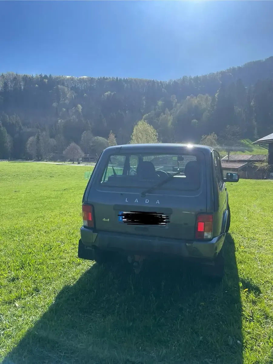 Gebraucht Lada Urban 61 PS (44 kW) 2018 Grau SUV