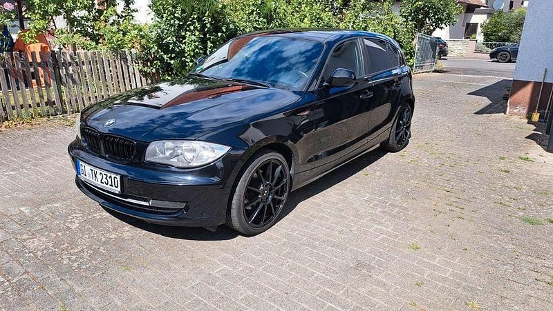Schwarz Gebraucht 2010 BMW 120 Lifestyle Kleinwagen | 4.000 € (Superpreis) - Bild 1/4