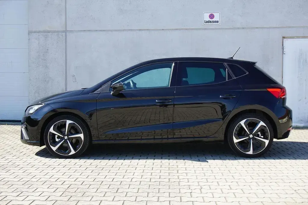 Gebraucht Seat Ibiza FR 116 PS (85 kW) 2025 Mitternachtsschwarz Kleinwagen
