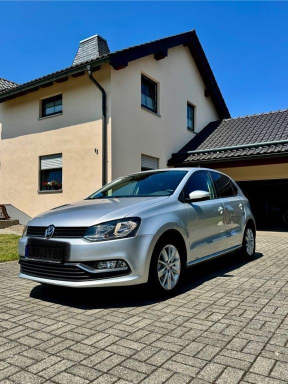 Silber Gebraucht 2015 VW Polo Kleinwagen | 6.700 € (Guter Preis) - Bild 1/4