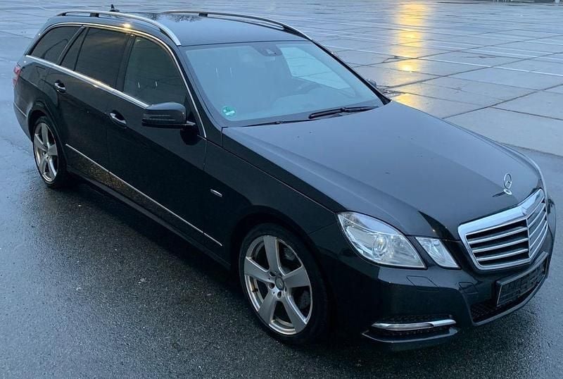 Gebraucht Mercedes E300 Avantgarde 231 PS (169 kW) 2011 Schwarz Kombi