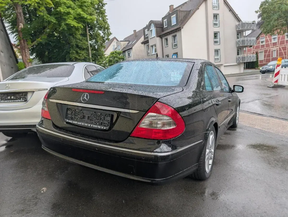 Gebraucht Mercedes E200 184 PS (135 kW) 2007 Schwarz Limousine