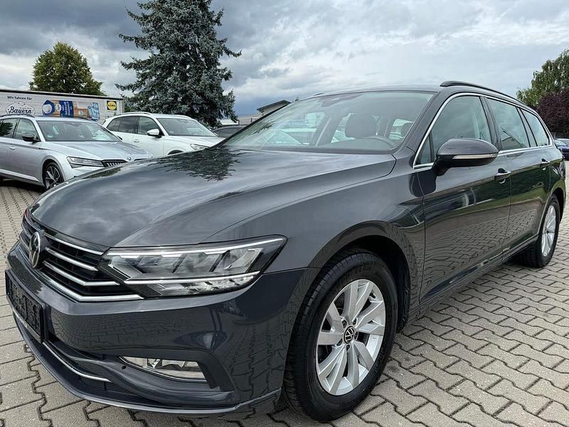 Grau Gebraucht 2020 VW Passat Business Limousine | 15.990 € (Superpreis) - Bild 1/4