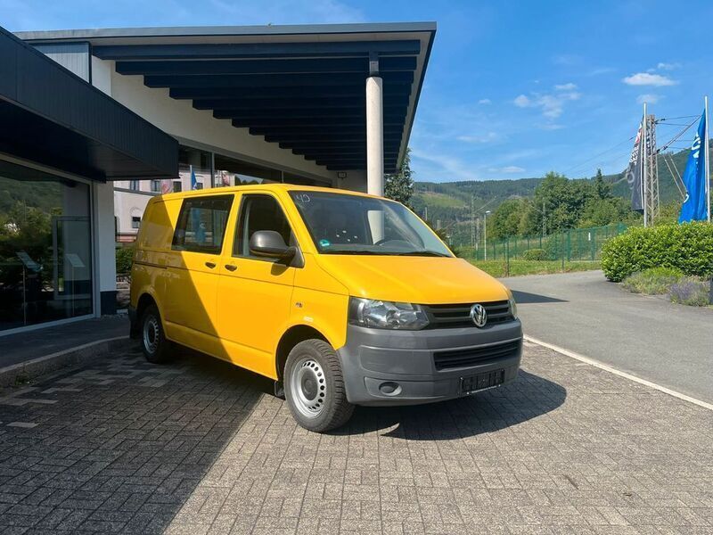 Second-hand VW T5 84 CP (61 kW) 2012 Galben Van
