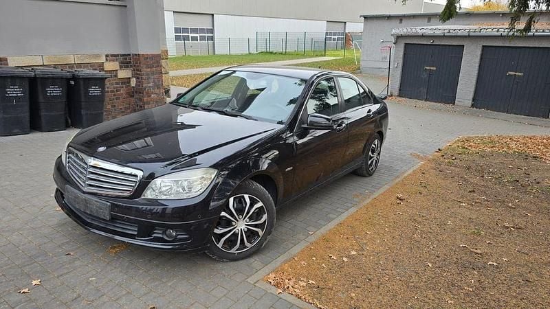 Gebraucht Mercedes C180 156 PS (114 kW) 2009 Schwarz Limousine