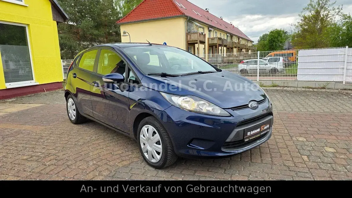 Gebraucht Ford Fiesta Trend 82 PS (60 kW) 2012 Blau Kleinwagen