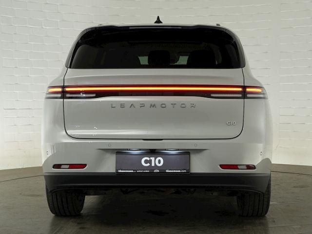 Gebraucht Leapmotor C10 215 PS (158 kW) 2025 Grau SUV
