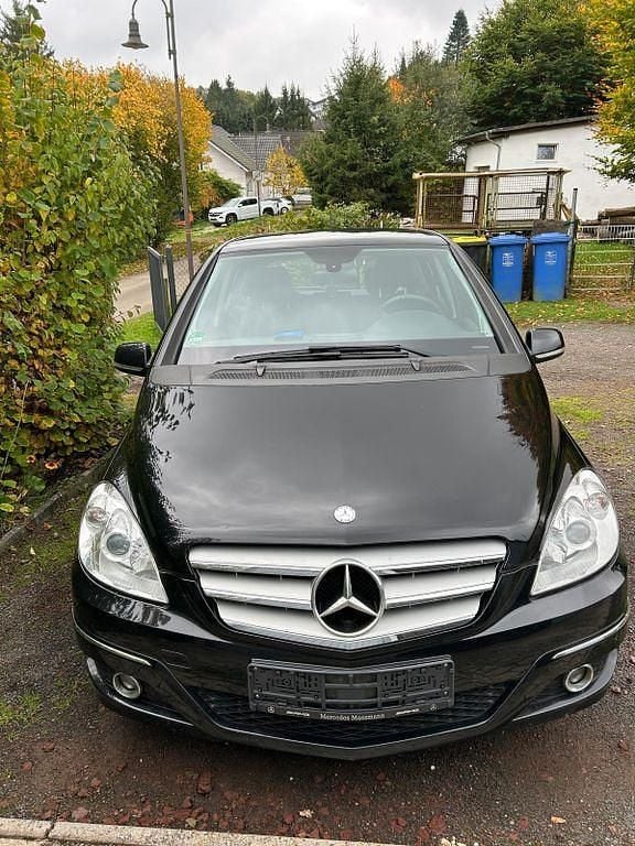 Schwarz Gebraucht 2009 Mercedes B200 Van / Kleinbus | 2.500 € (Guter Preis) - Bild 1/4
