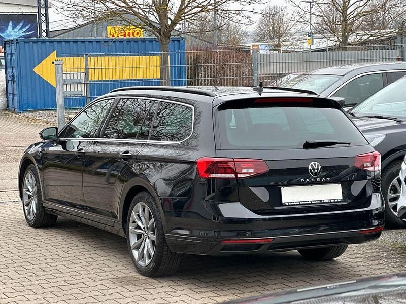Gebraucht VW Passat 150 PS (110 kW) 2022 Schwarz Limousine