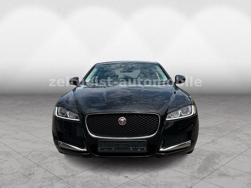 Second-hand Jaguar XF 179 CP (131 kW) 2018 Negru Berlinǎ