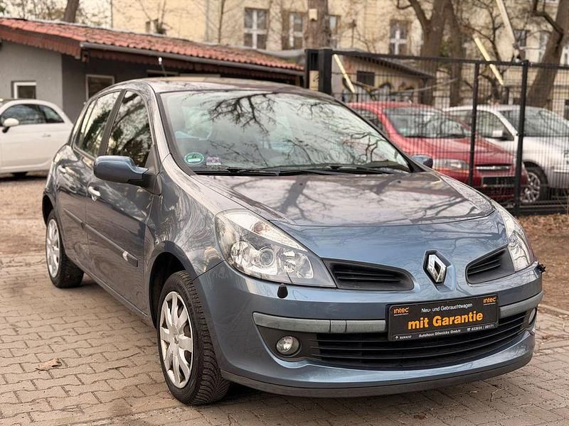 Używany Renault Clio II Dynamique 75 KM (55 kW) 2008 Szary Sedan/Limuzyna