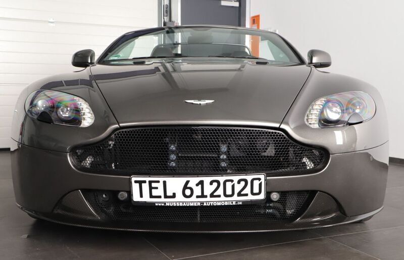 Grau Gebraucht 2019 Aston Martin V8 Vantage Coupé | 94.889 € - Bild 1/4